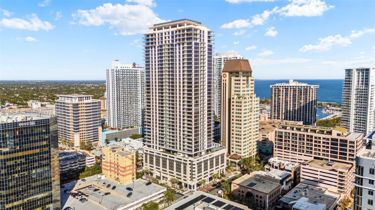 275 1st Avenue S, Unit 4101, Saint Petersburg, FL 33701 Photo