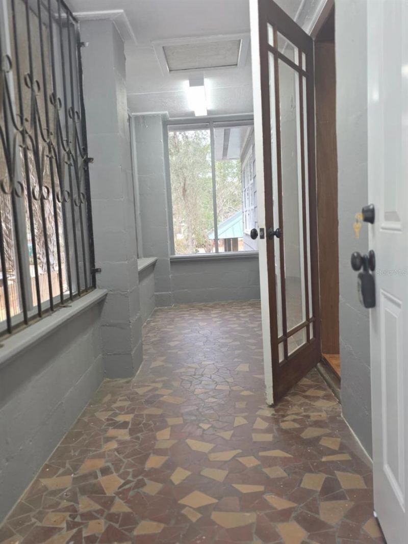 710 NE 11th Avenue, Gainesville, FL 32601 Photo