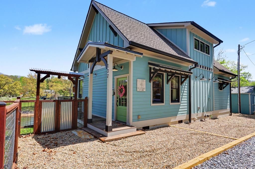 137 Kilmoore Lane, Hayesville, NC 28904 Main Photo