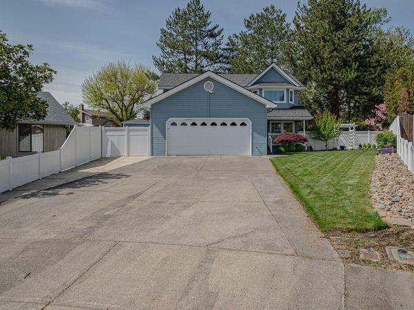 2537 Seville Circle, Medford, OR 97504