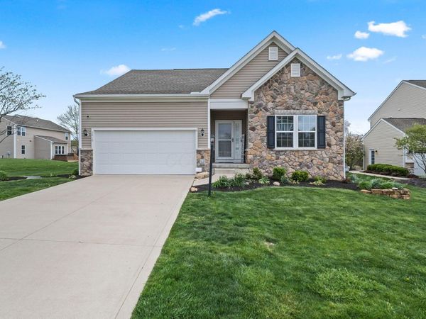 2010 Sugar Mill Drive , Pataskala, OH 43062