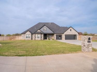 439 Spring Creek Cir, Lawton, OK 73505