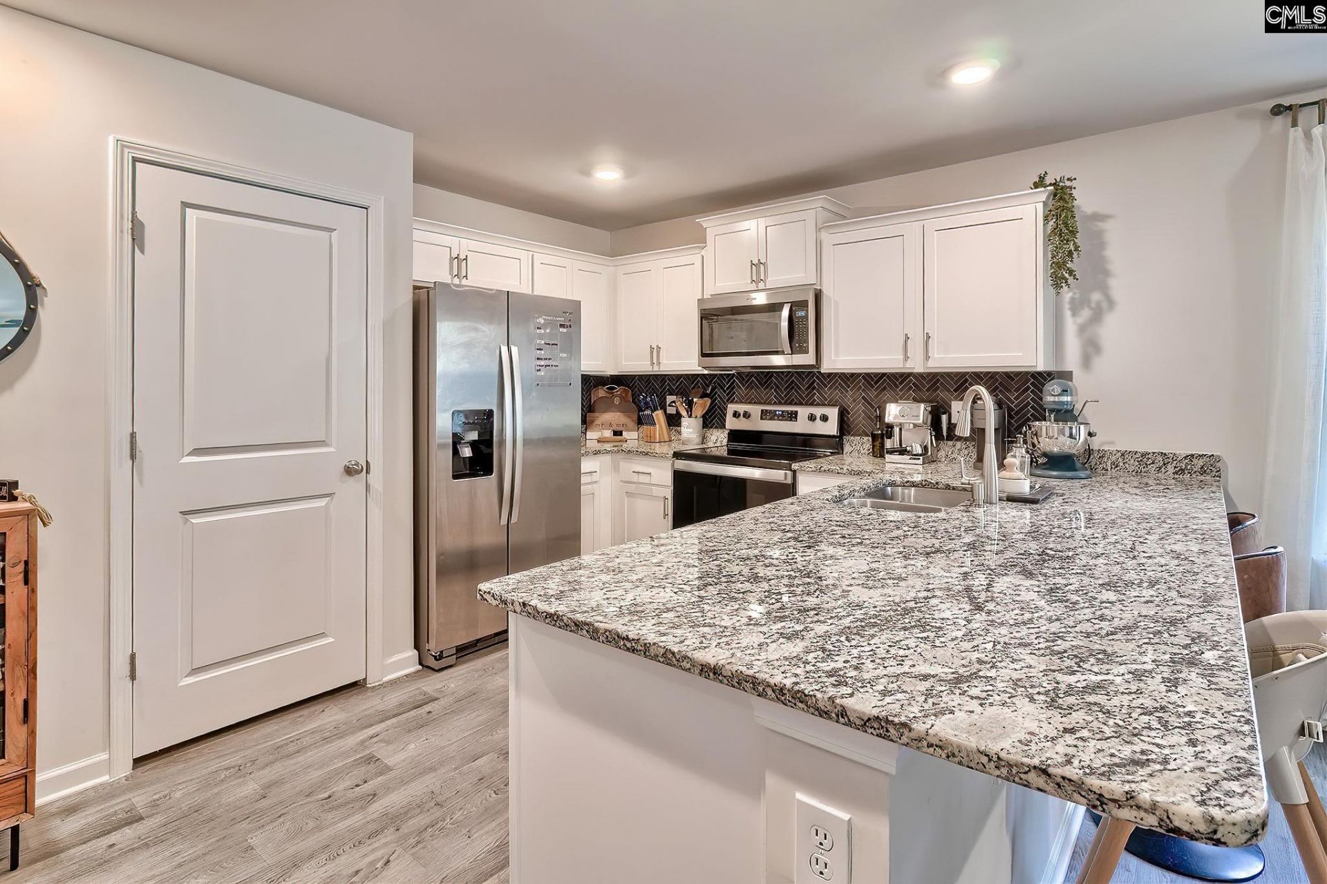 1050 Mckittrick Drive  Photo 17