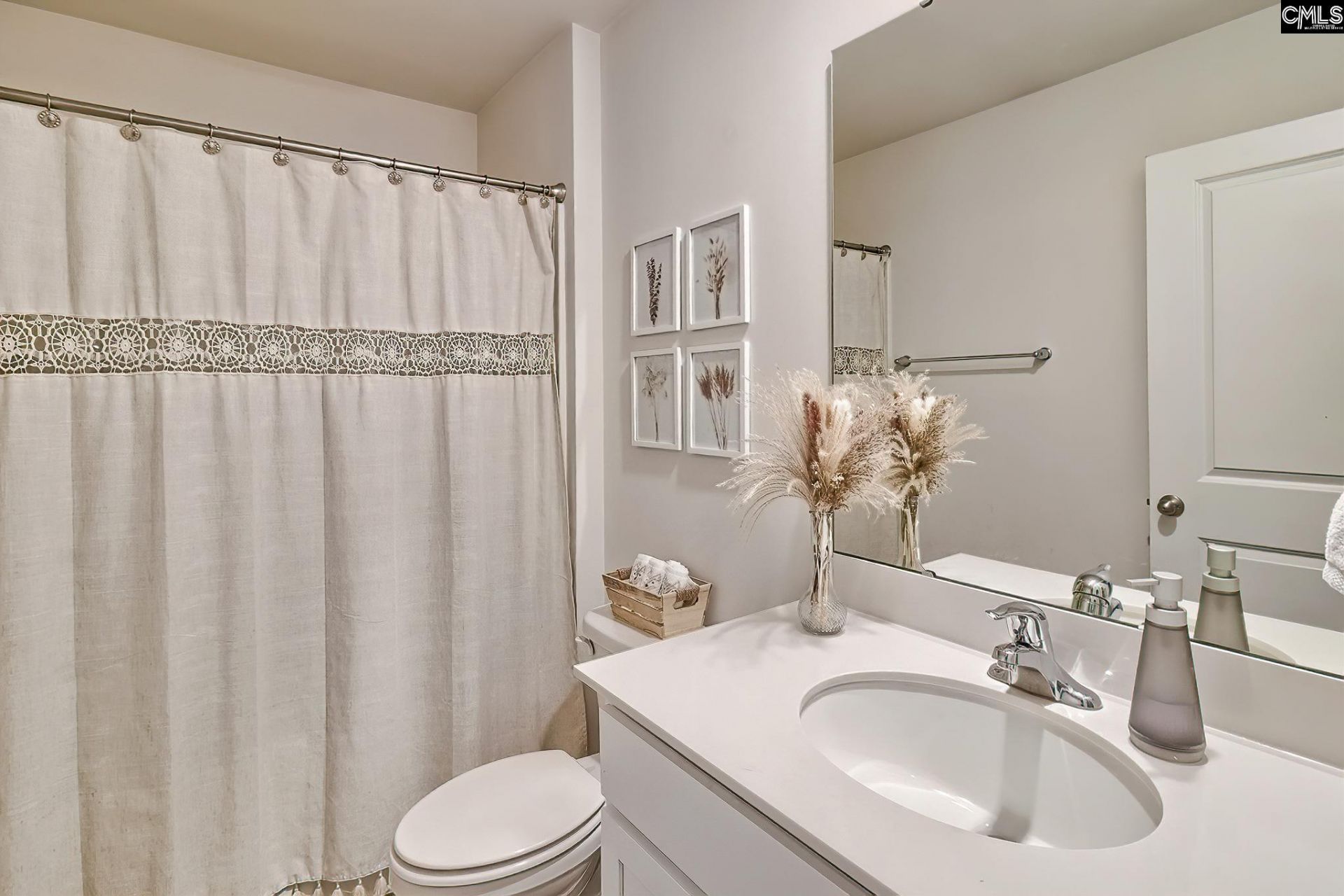 1050 Mckittrick Drive  Photo 9