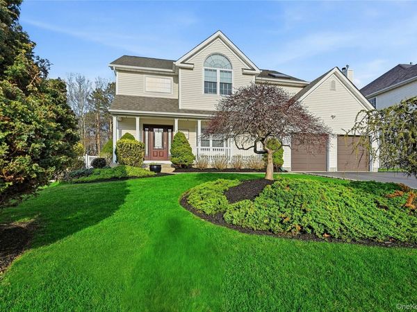 57 Beechwood Drive , Manorville, NY 11949