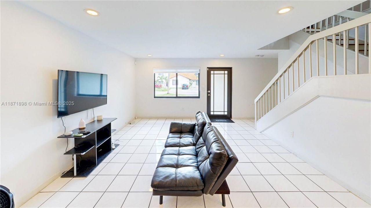 15166 SW 94th Ter , Miami, FL 33196 Photo