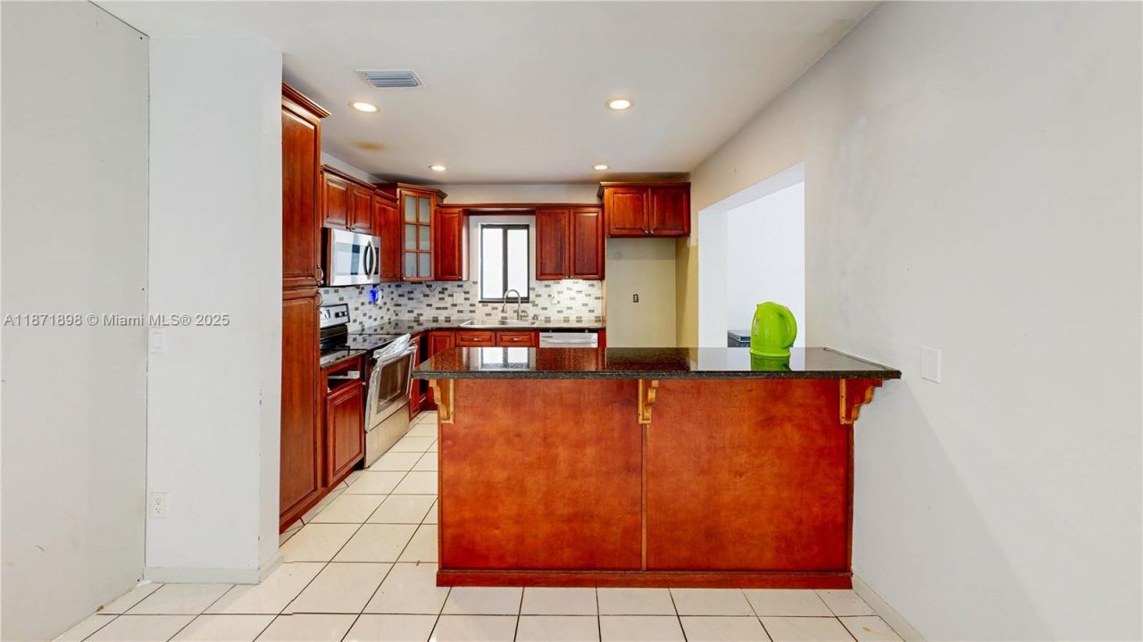 15166 SW 94th Ter , Miami, FL 33196 Photo