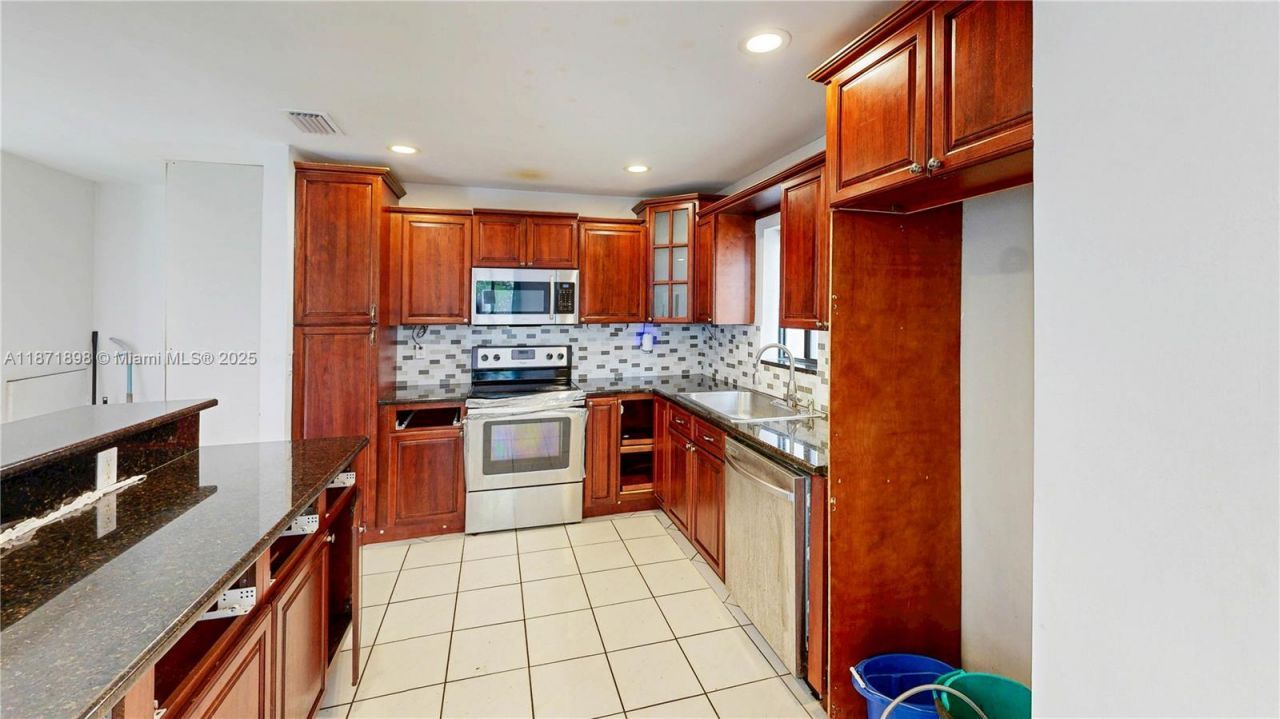 15166 SW 94th Ter , Miami, FL 33196 Photo