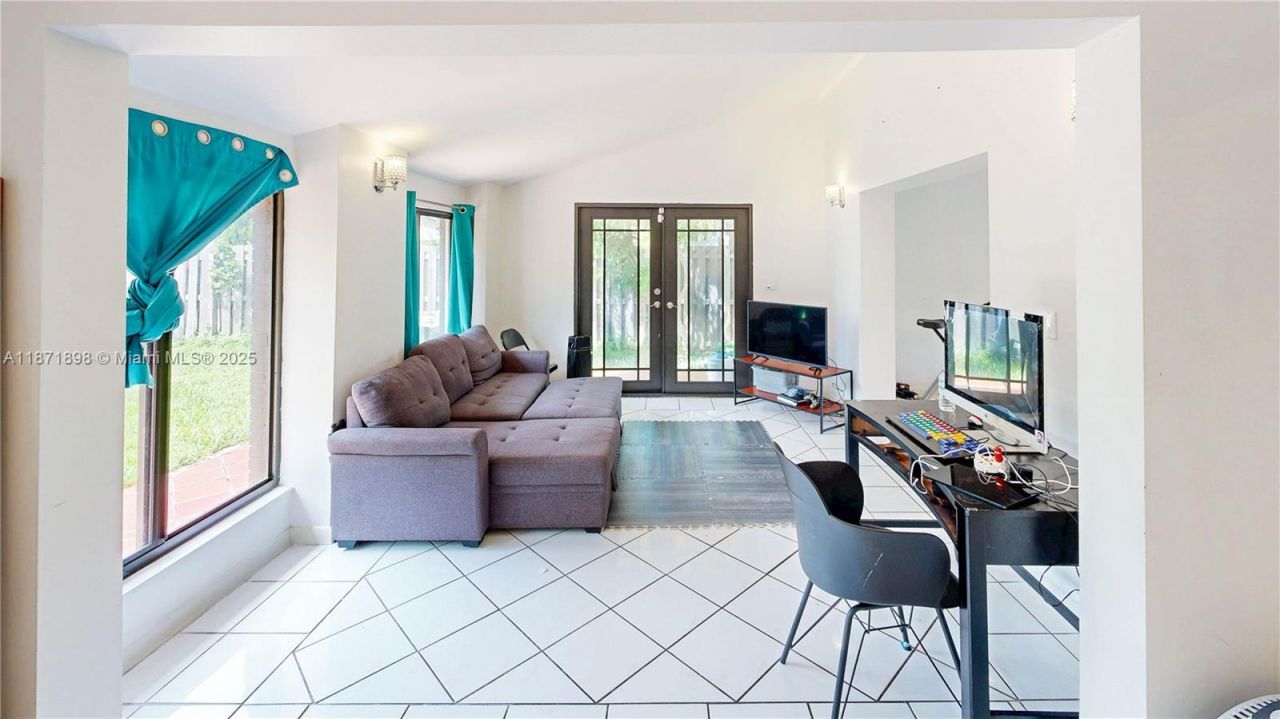 15166 SW 94th Ter , Miami, FL 33196 Photo