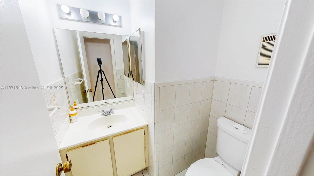 15166 SW 94th Ter , Miami, FL 33196 Photo