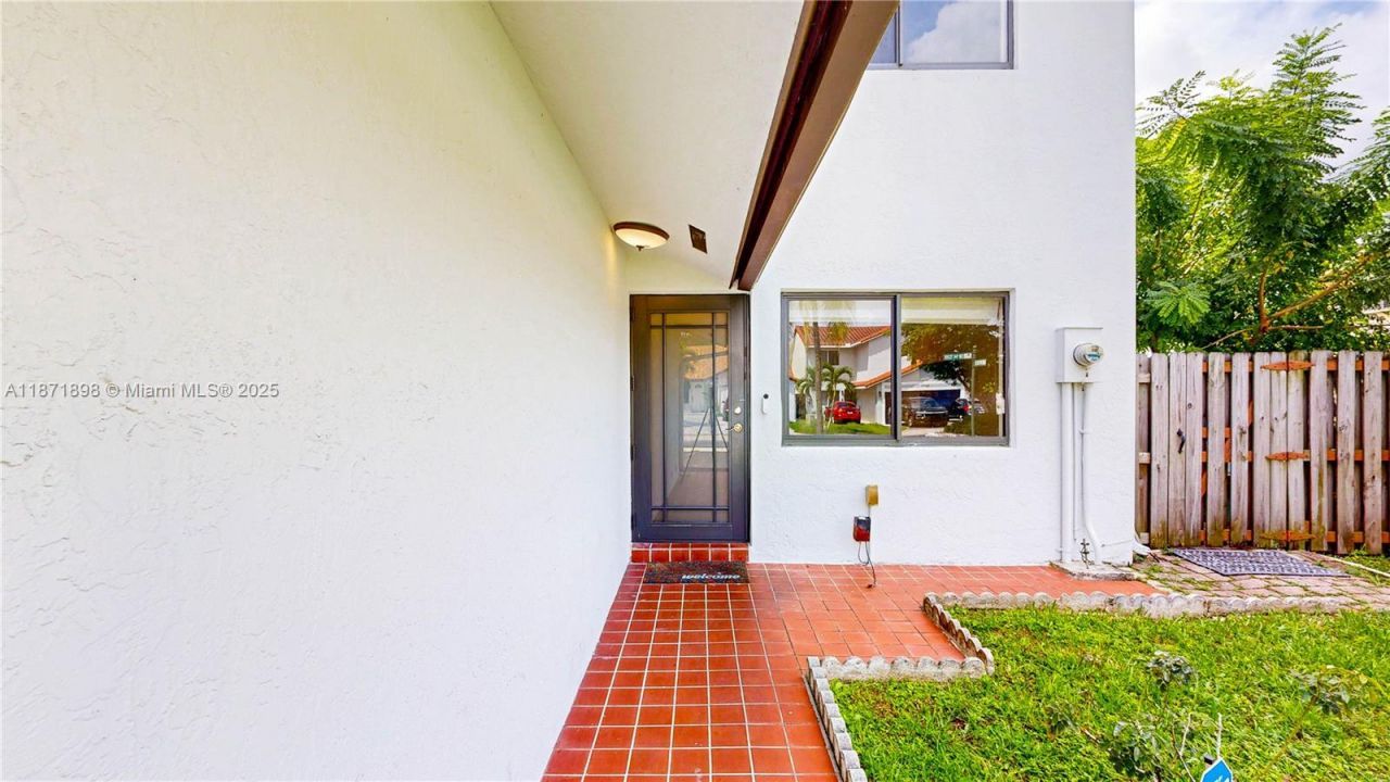 15166 SW 94th Ter , Miami, FL 33196 Photo