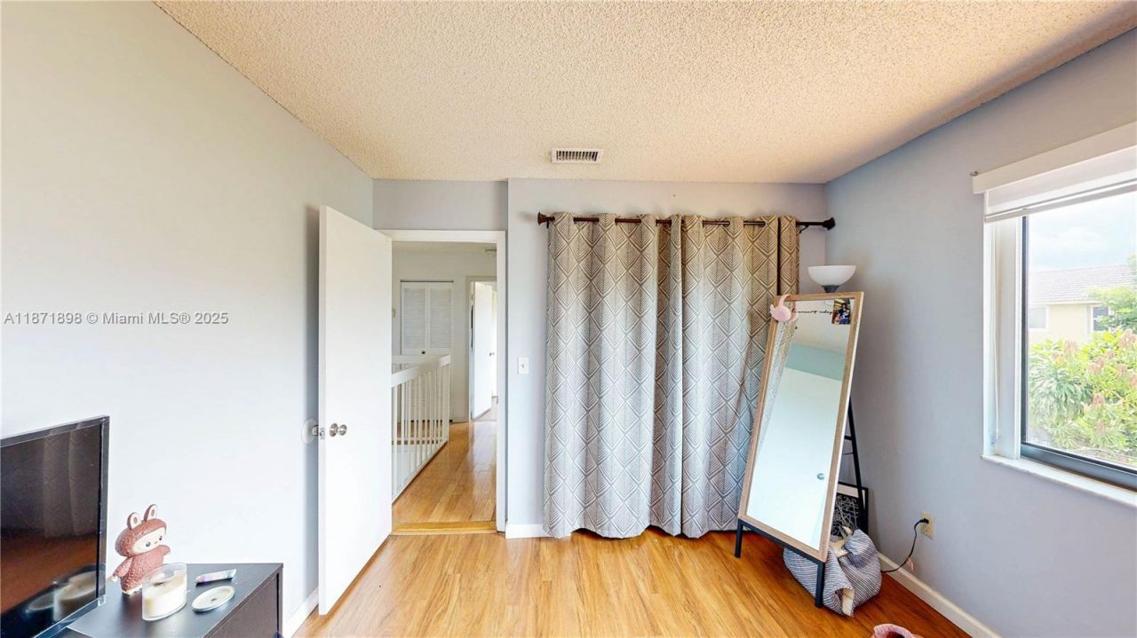 15166 SW 94th Ter , Miami, FL 33196 Photo