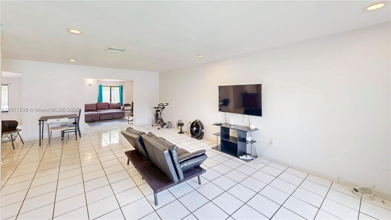 15166 SW 94th Ter , Miami, FL 33196 Photo