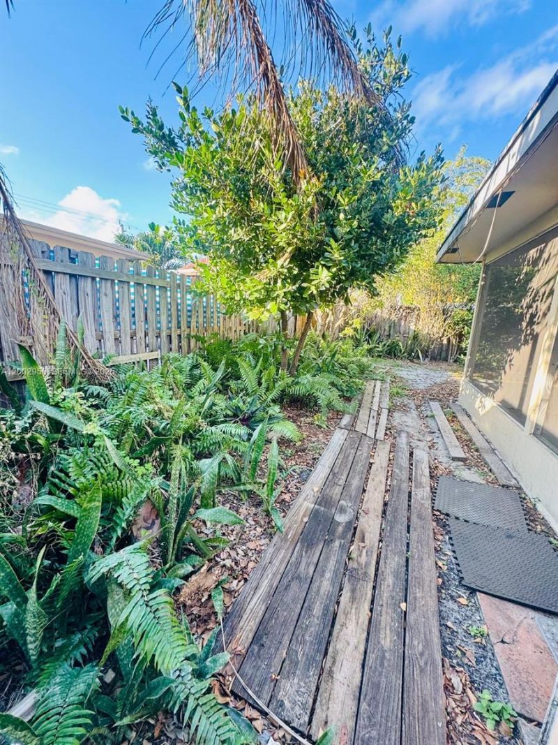 2051 NE 25th Ave , Pompano Beach, FL 33062 Photo