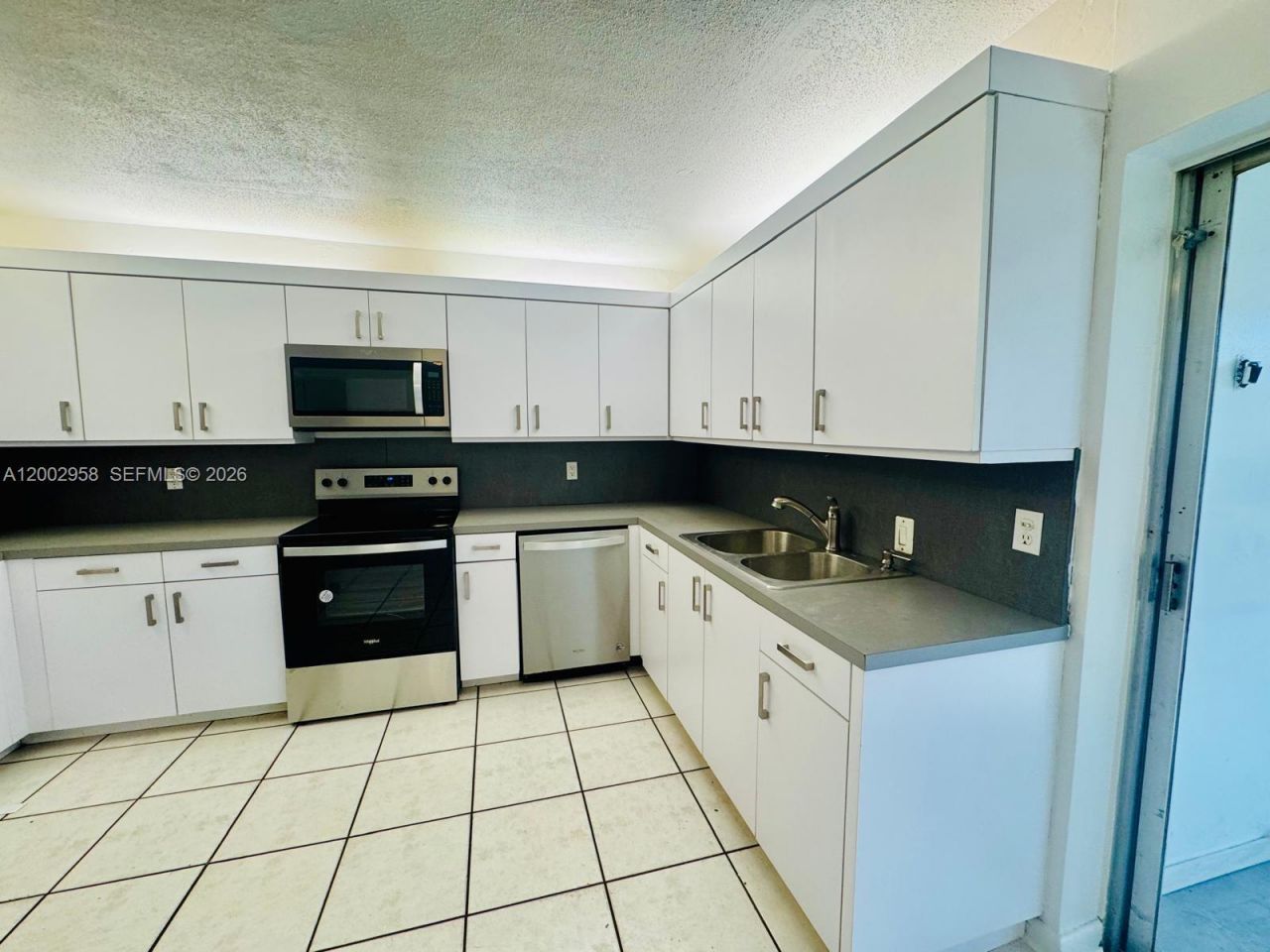 2051 NE 25th Ave , Pompano Beach, FL 33062 Photo