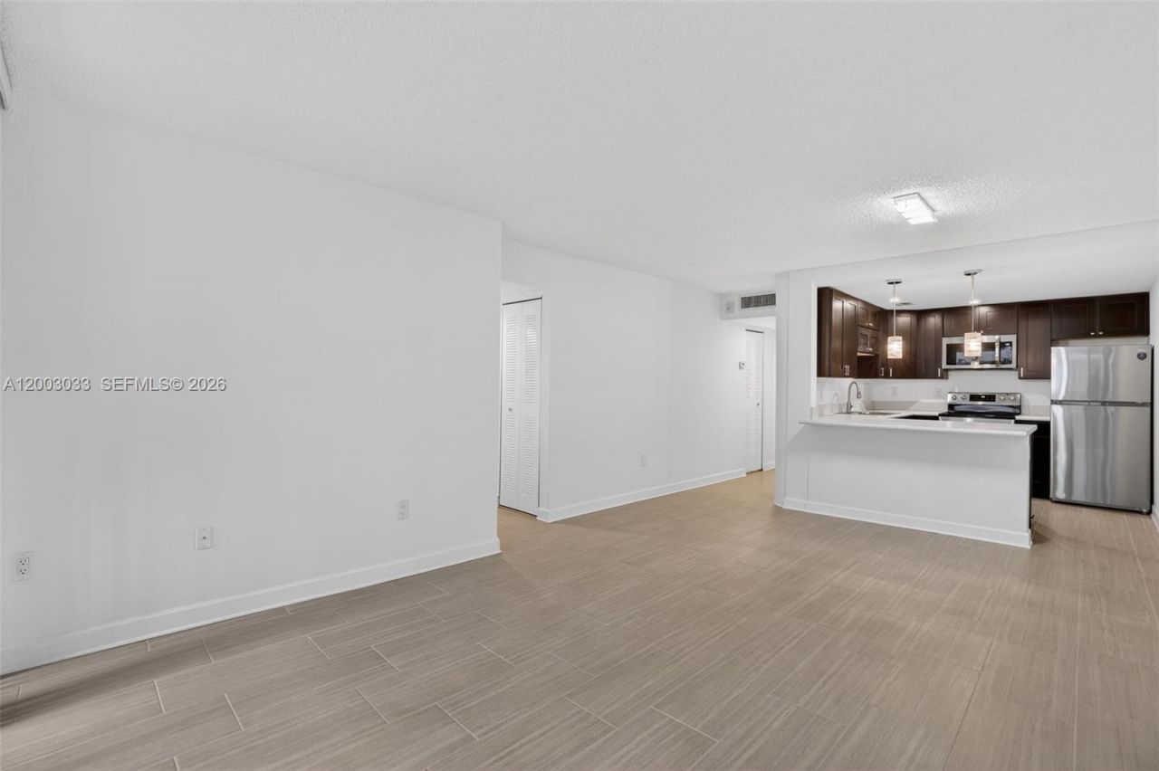 10400 SW 108th Ave, Unit A215, Miami, FL 33176 Photo