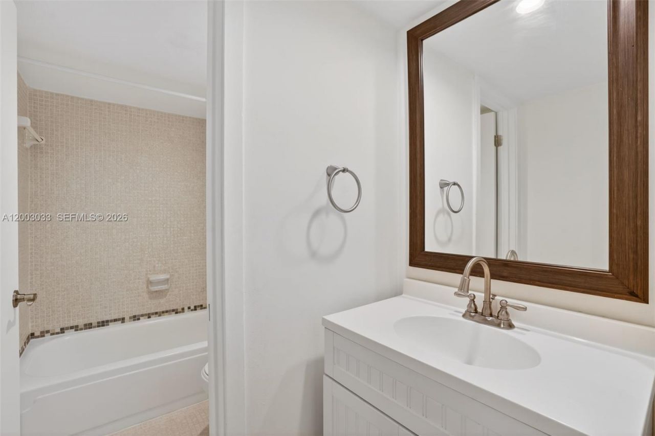 10400 SW 108th Ave, Unit A215, Miami, FL 33176 Photo