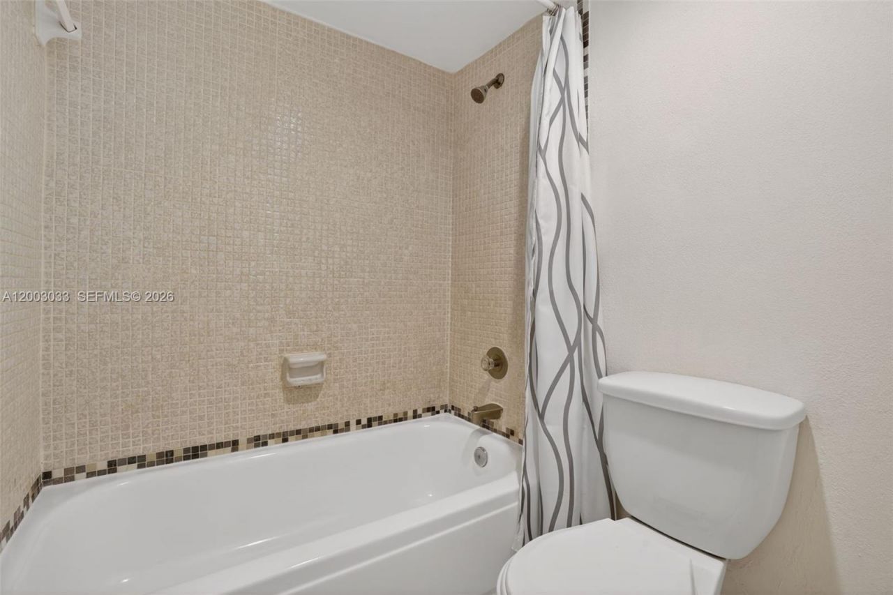 10400 SW 108th Ave, Unit A215, Miami, FL 33176 Photo