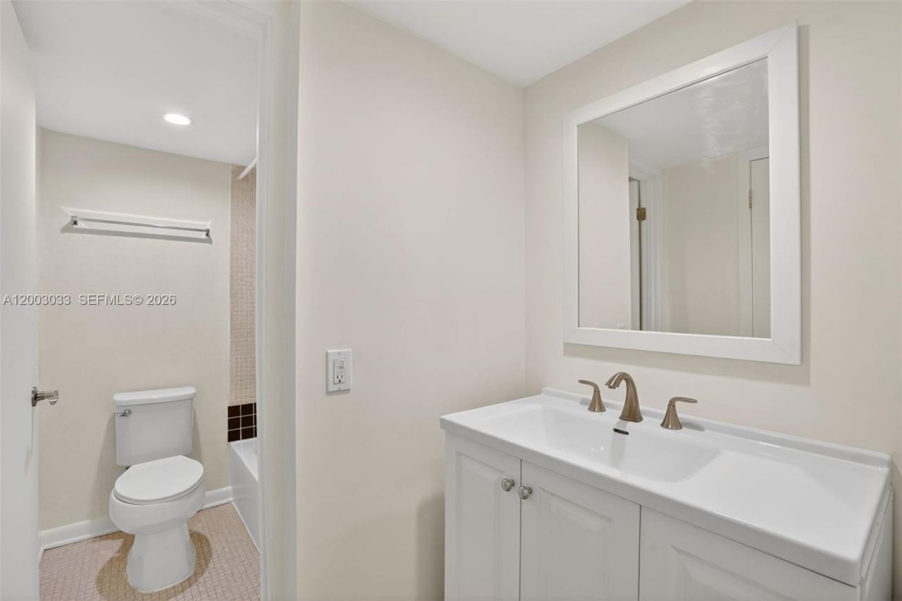 10400 SW 108th Ave, Unit A215, Miami, FL 33176 Photo