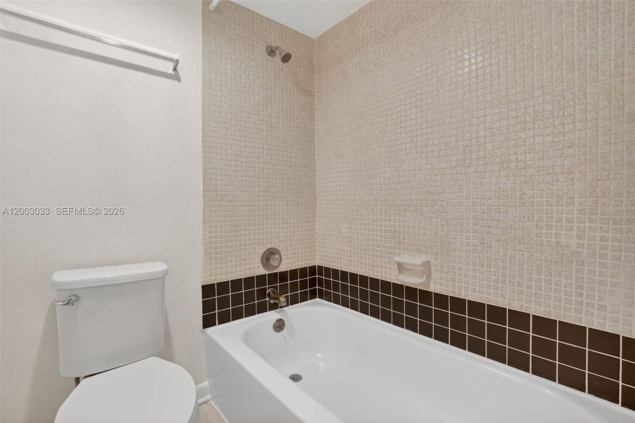 10400 SW 108th Ave, Unit A215, Miami, FL 33176 Photo