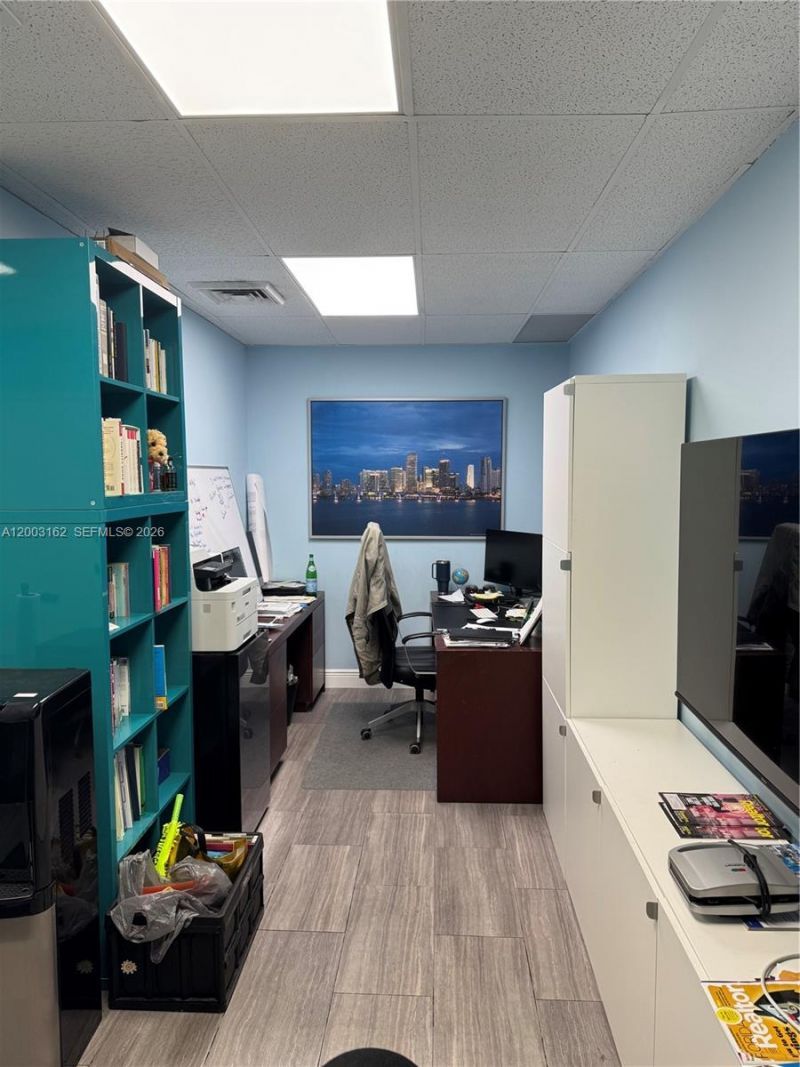 717 Ponce De Leon Blvd, Unit 323, Coral Gables, FL 33134 Photo