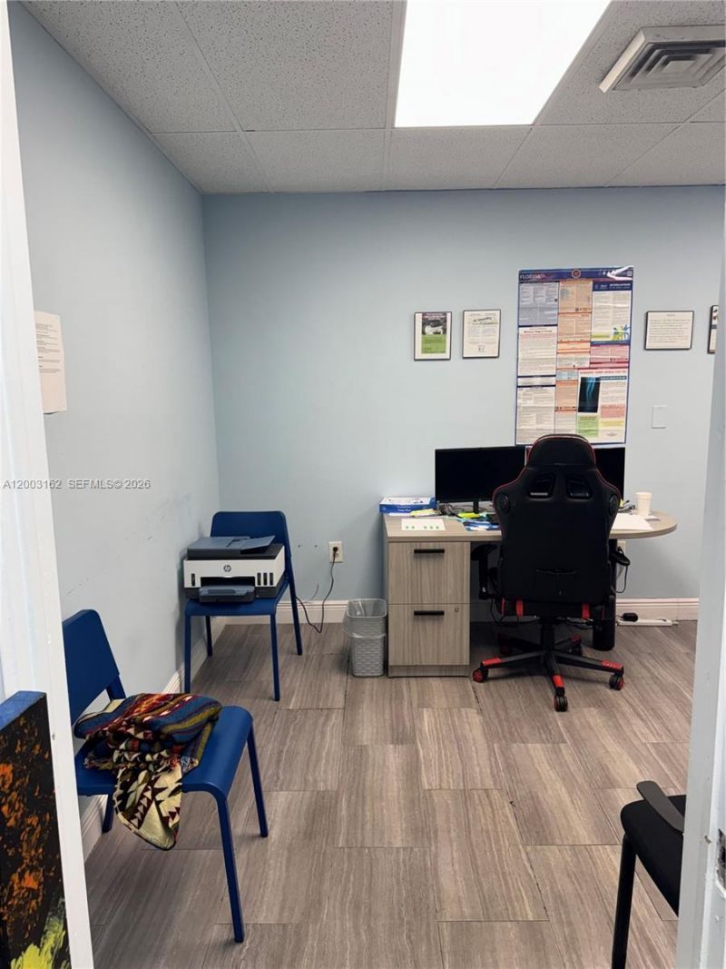 717 Ponce De Leon Blvd, Unit 323, Coral Gables, FL 33134 Photo