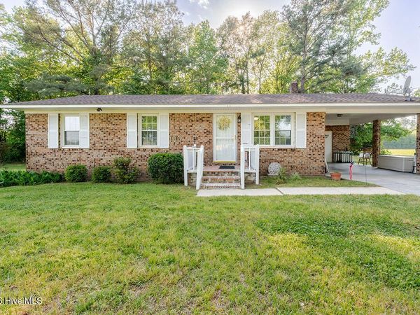 1620 Hallsboro Road, Clarkton, NC 28433