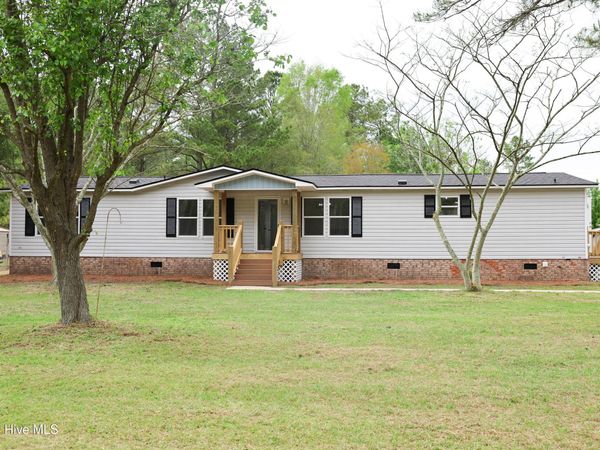 590 Luther Banks Road , Richlands, NC 28574