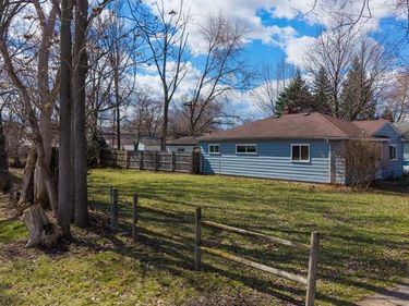 21913 Powers Avenue , Dearborn Heights, MI 48125