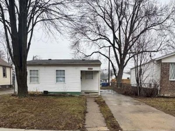 21171 Dexter Boulevard, Warren, MI 48089