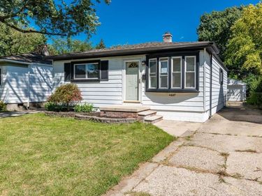 4647 Edgewood Street, Dearborn Heights, MI 48125