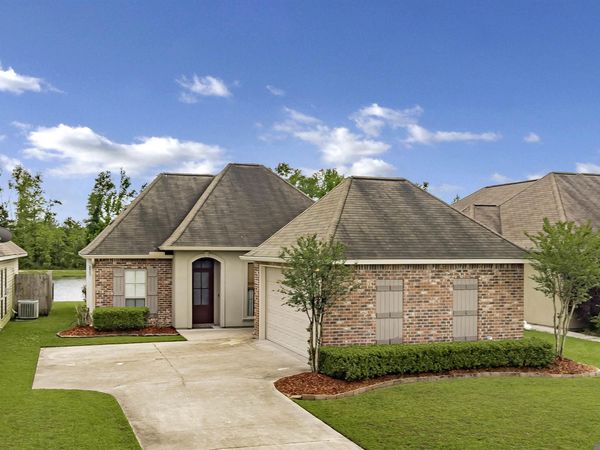 26368 White Lake Ave, Livingston, LA 70754