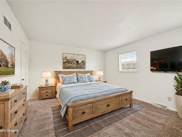 6041 E 127th Street, Grandview, MO 64030