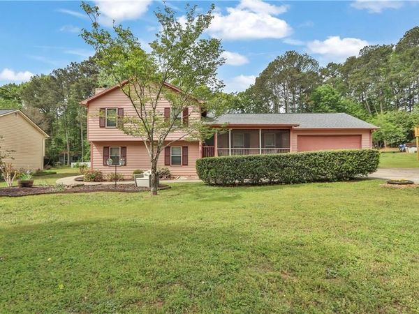 725 Hill Meadow Drive , Dacula, GA 30019