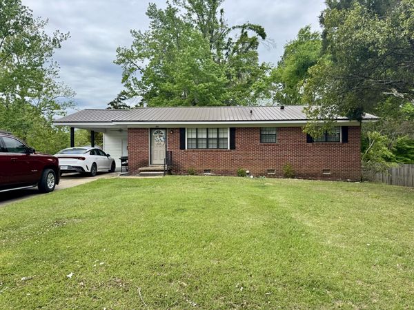 205 Magnolia Dr., Booneville, MS 38829