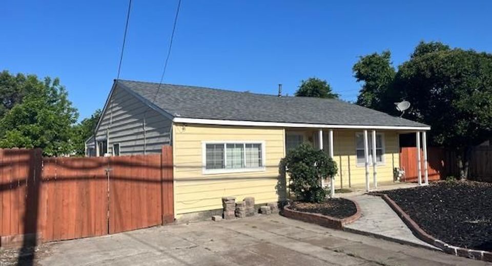 2671 Norwood Ave, Sacramento, CA 95815 Photo