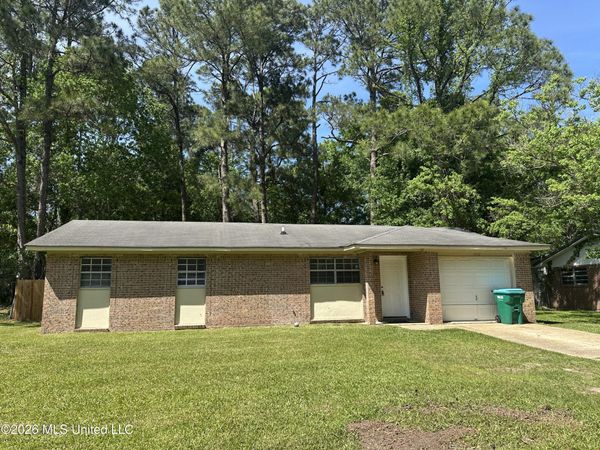 1700 Riverside Drive, Gautier, MS 39553