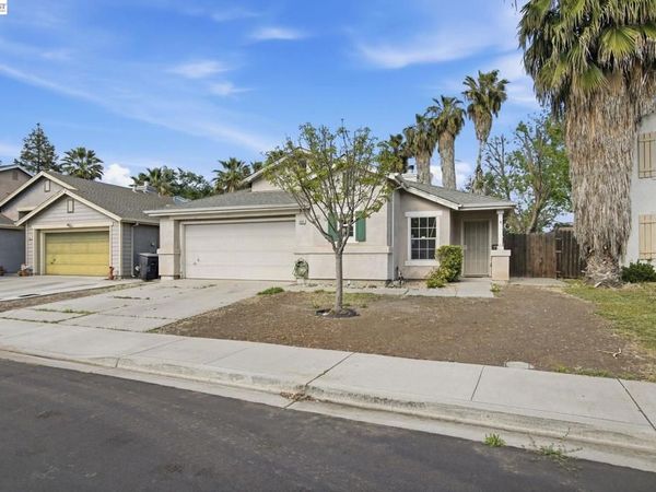 444 Red Robin, Patterson, CA 95363