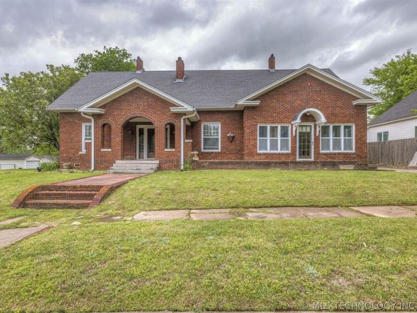 221 W Pecan Street , Coweta, OK 74429