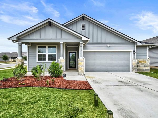 228 Greens Bayou TRL , Hutto, TX 78634