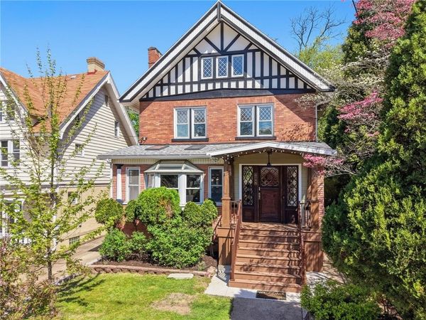 6728 Beacon St, Pittsburgh, PA 15217