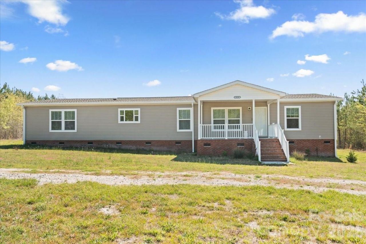4210 Aaron Temple Church Road, Bennettsville, SC 29512 Main Photo