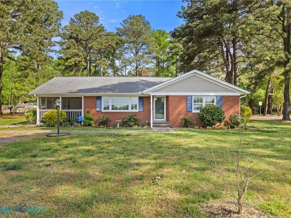 8605 Guinea Road , Gloucester, VA 23072