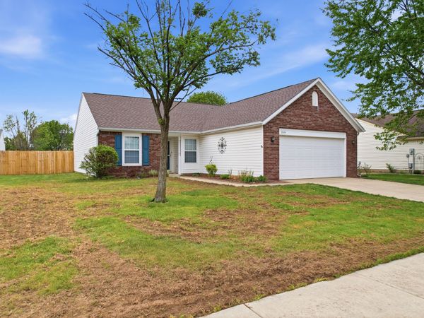 8684 Captain Drive, Avon, IN 46123