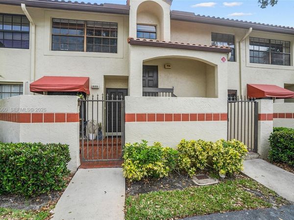 906 Republic Ct , Deerfield Beach, FL 33442