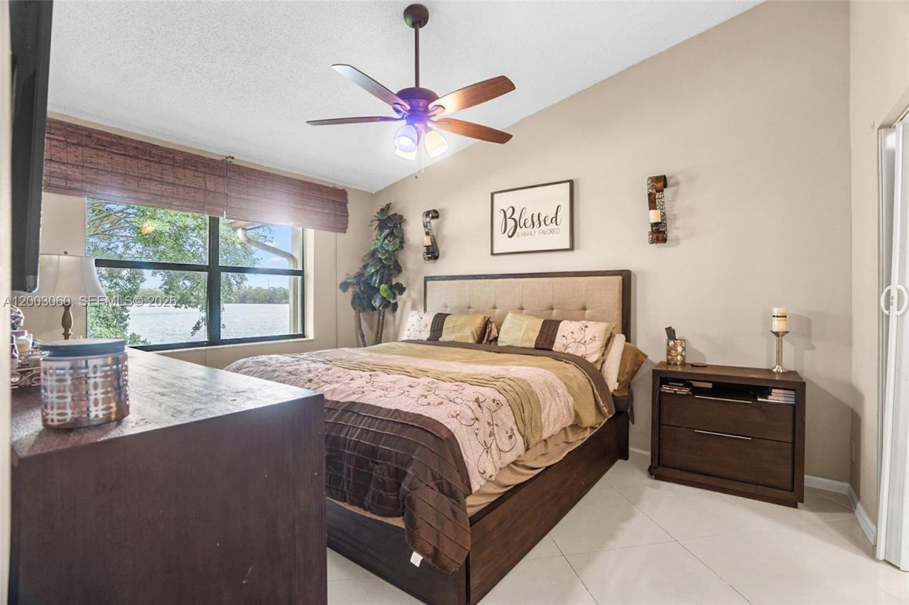 906 Republic Ct , Deerfield Beach, FL 33442 Photo