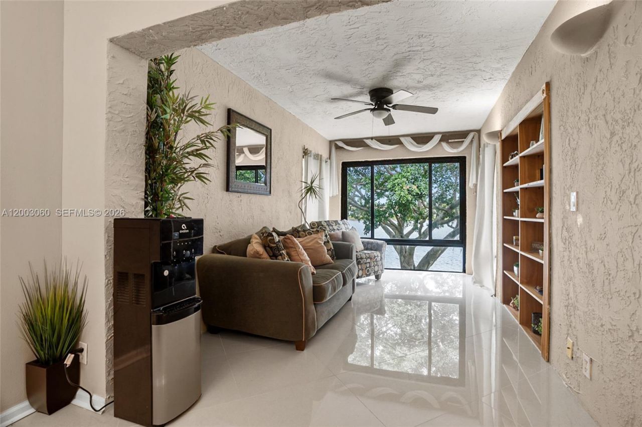 906 Republic Ct , Deerfield Beach, FL 33442 Photo