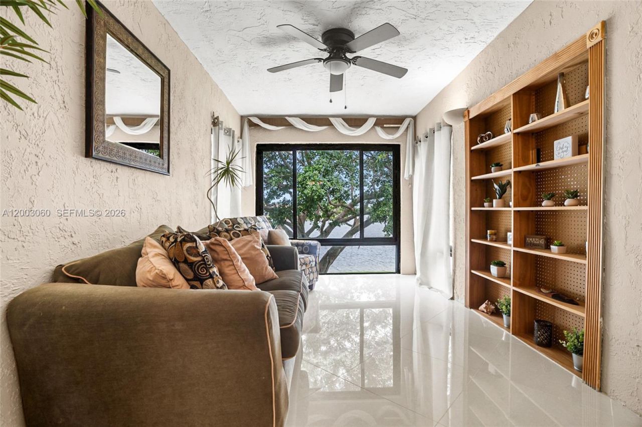 906 Republic Ct , Deerfield Beach, FL 33442 Photo