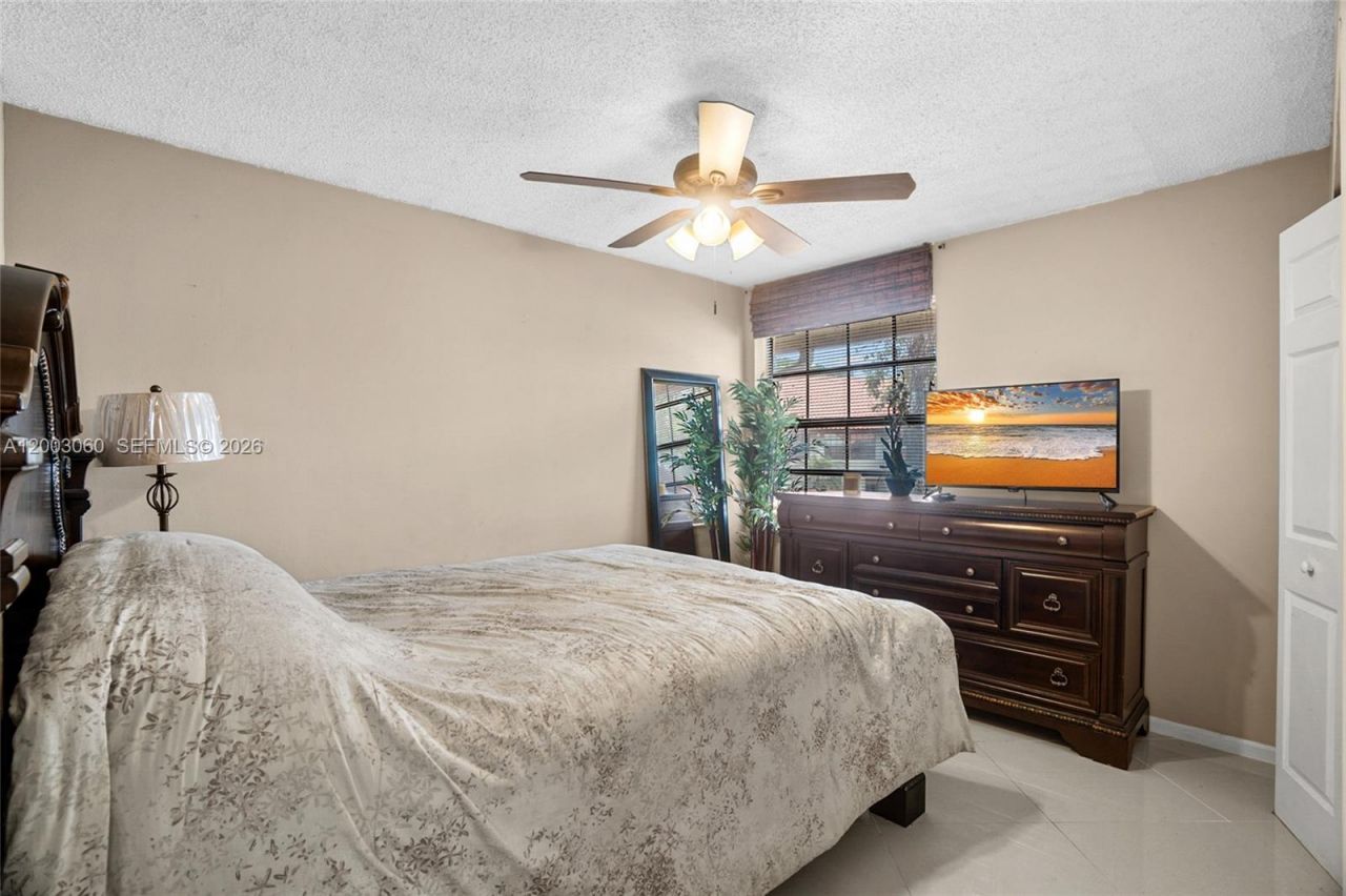 906 Republic Ct , Deerfield Beach, FL 33442 Photo