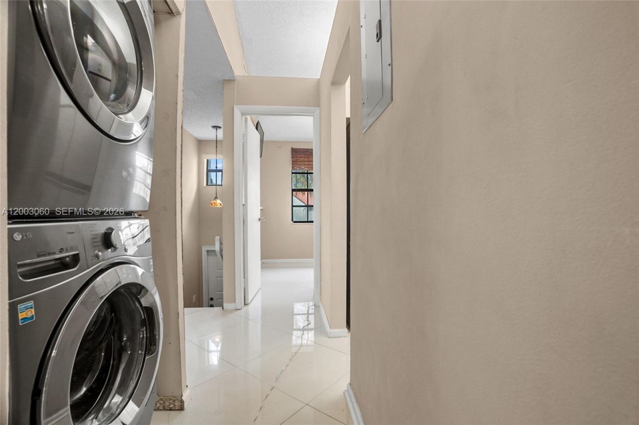 906 Republic Ct , Deerfield Beach, FL 33442 Photo